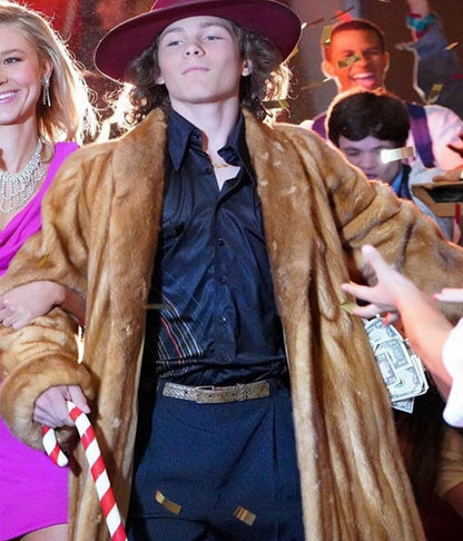 Georgie Cooper Young Sheldon S03 Brown Fur Coat