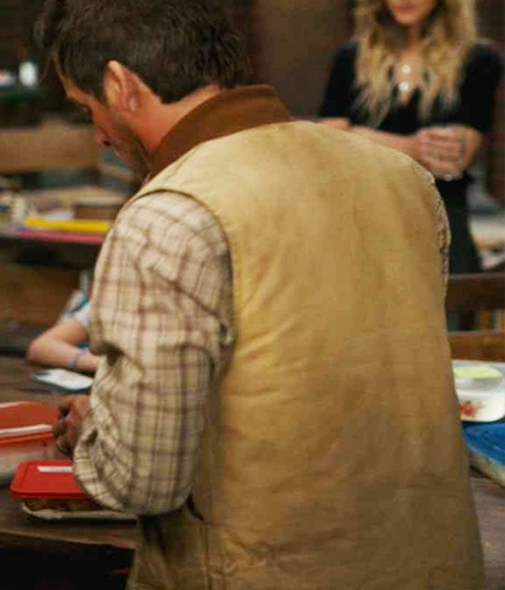 Kevin Zegers The Madison Season 01 Beige Cotton Vest