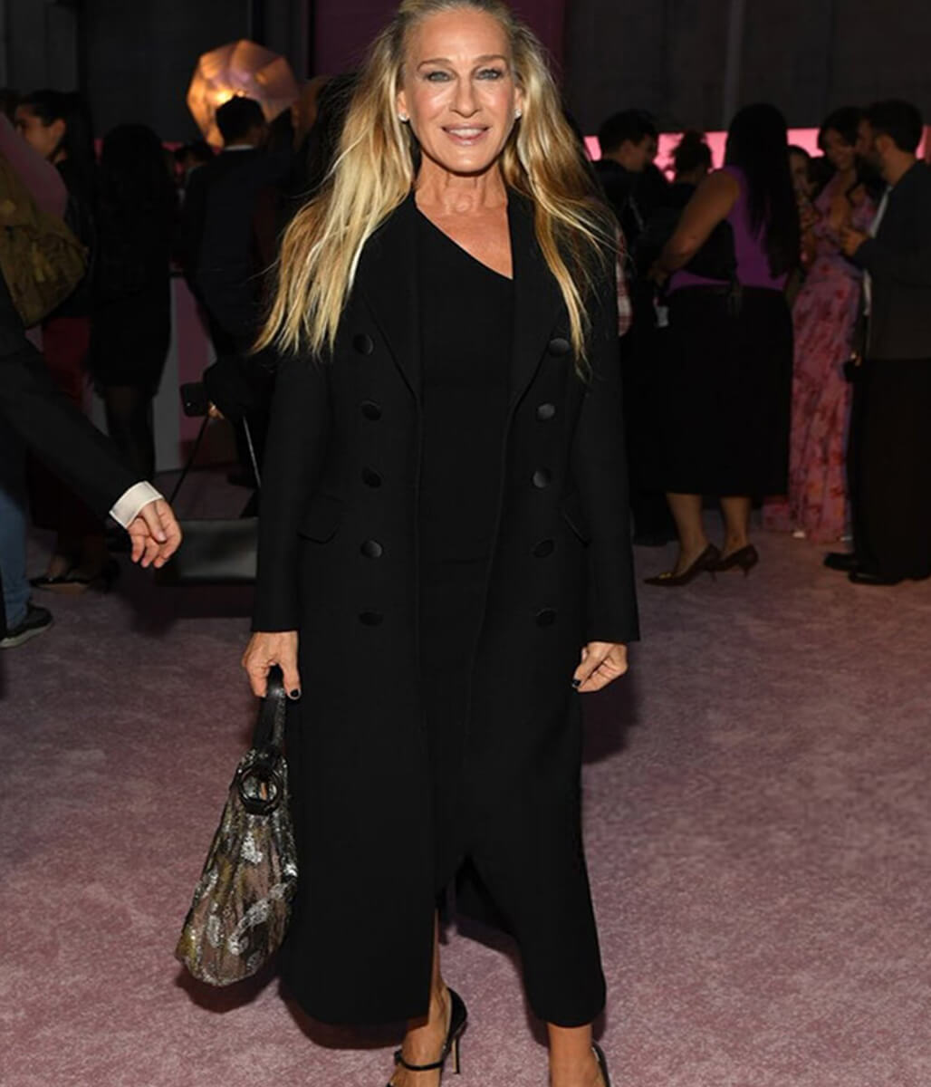 Sarah Jessica Parker Victorias Secret 2025 Black Coat